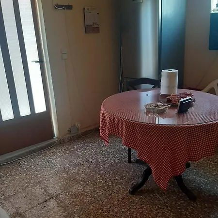 Holiday home βαχος 6 Tseratsia